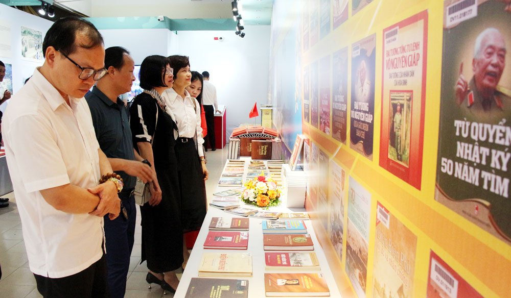Bac Giang opens exhibition to mark 70th anniversary of Dien Bien Phu Victory
